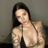 sheisnicky